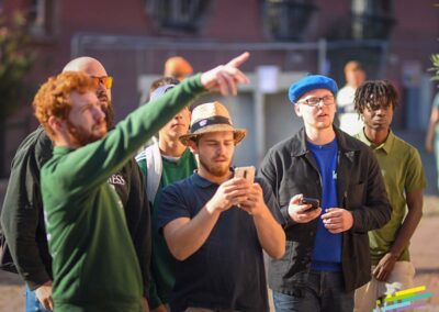 Une équipe joue au Rallye dans la ville de Strasbourg