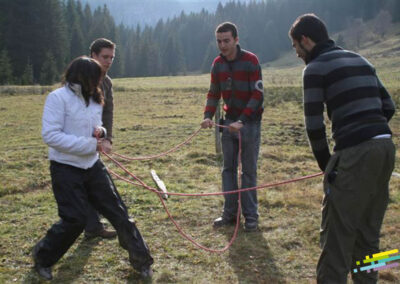 team building en équipe en forêt